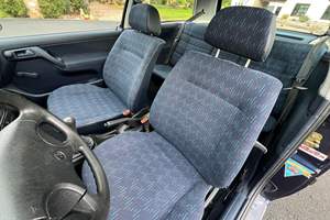 UTILISÉ 1994 pour Golf CL Volant à Gauche Norme Euro IV 5 Places 3 Mois - Product Image 2