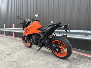 Envío Rápido  Motocicletas 990 Dukee 2024 - Product Image 5