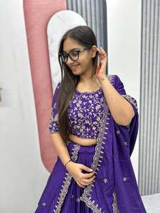 Lehengha choli de couleur violette le plus vendu en fil emberodary avec du tissu de chinon pour les festivals de mariage et les occasions de fêtes - Product Image 2