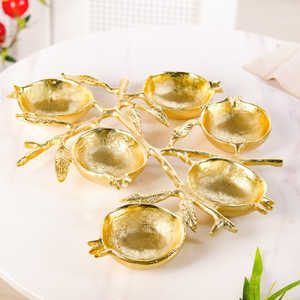 Ensemble de vaisselle de luxe en émail doré, bol de service en forme de grenade, bol à noix à 6 sections, plat à fruits en métal durable, serveur de fruits secs - Product Image 3
