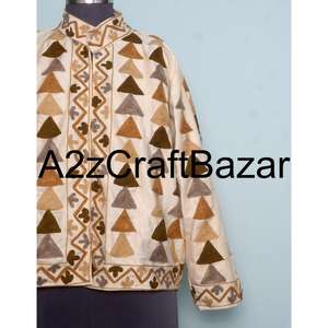 Chaqueta de Invierno de Terciopelo con Bordado Suzani Hecha a Mano de la Mejor Calidad, Chaqueta Suzani Corta para Mujer, Talla Única, Corta para Niñas y Mujeres - Product Image 2