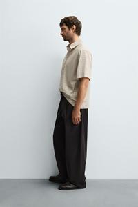 เสื้อโปโลสีพื้นระบายอากาศได้ดีผ้าแห้งเร็วสัมผัสนุ่มและทนทานเหมาะสำหรับสวมใส่สบายๆทุกวันหรือโลโก้ตามสั่ง - Product Image 4