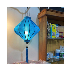 Éclairage d'accent décoratif de lanternes en soie de bambou de Hoi An - Product Image 1