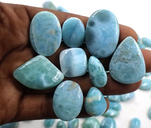 2024 Offre Spéciale de haute qualité Quartz naturel Larimar Cabochon meilleure qualité pierre précieuse de guérison en vrac à vendre - Product Image 1