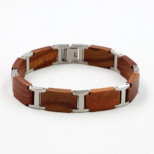 Bracciale in Legno Massello e Acciaio Inossidabile, Braccialetti in Legno da Uomo, Bracciale Unisex per Anniversario, Regalo in Legno per Lei e Lui - Product Image 5
