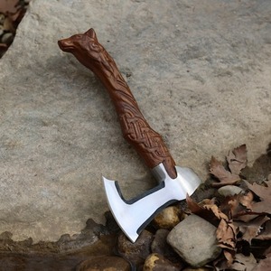 ขวานโทมาฮอว์กขวานเหล็กกล้าคาร์บอนสูงแบบ DIY ทำด้วยมือพร้อมปลอกหนังอย่างดีและที่จับไม้สำหรับล่าสัตว์ - Product Image 3