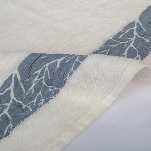 Serviette de bain rectangulaire en coton biologique tissé à imprimé floral, douce pour la peau, pour usage domestique, ensemble pour adultes - Product Image 1