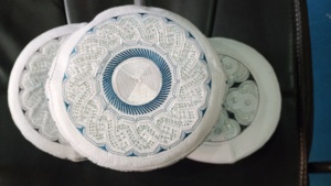 หมวกมุสลิมปักลายหินสำหรับผู้ชายจากบังคลาเทศ - Product Image 5