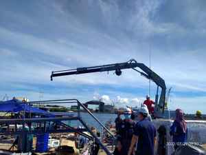 Grue de pont de flèche d'articulation marine hydraulique Grue de navire de capacité de 2 tonnes Moment de charge élevée Meilleure qualité - Product Image 6