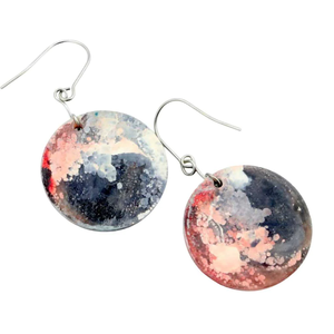 Nouveau design de boucle d'oreille en résine Écouteur de qualité durable pour les femmes et les filles portant des accessoires de mariage à un prix raisonnable - Product Image 1