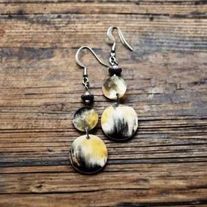 Boucles d'oreilles en corne de bœuf, écologiques, faites à la main, modernes, légères, bijoux pour la vie quotidienne, fabricant et fournisseur d'Inde - Product Image 6