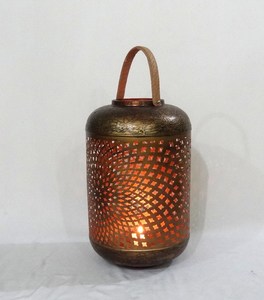 Premium Fancy Hot Home Party Wedding Decor Hollow Geometric Wire Iron Candlestick Holder Venta al por mayor Metal Art Tea Light Lantern C - Product Image 5
