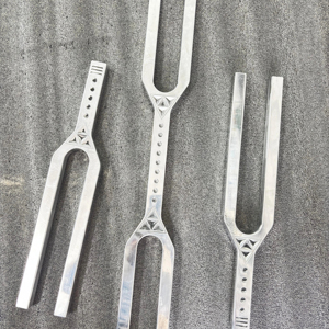 สแตนเลสคุณภาพสูง ผลิตโดย Mars Manufacture คีย์ทูนิ่งฟอร์ค DNA สร้างเสียงสั่นสะเทือน.. - Product Image 1