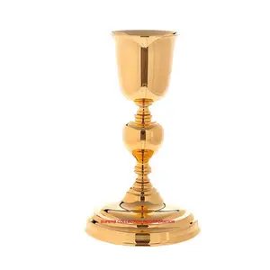 Cáliz de diseño personalizado de metal chapado en oro y Copa de iglesia a la venta
