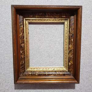 Cadre photo en bois artisanal conçu pour les photos artistiques, aspect haut de gamme, construction solide, élégant accessoire de décoration intérieure - Product Image 6