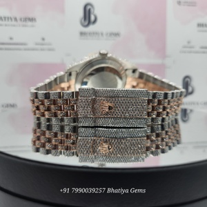 นาฬิกาแฟชั่นฮิปฮอปประดับเพชรโมอิสซาไนต์ VVS ตัวเรือนสแตนเลสสตีล งานฝีมือประณีต หรูหราด้วยเพชร - Product Image 5