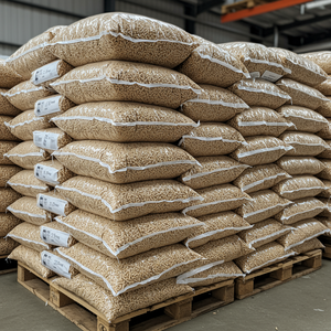 Pellets de Madera de Pino 100% Premium, Estándar A1, Diámetro de 6 mm, Densidad 600, 10% de Humedad, 1.5% de Ceniza, Empacados en Bolsa para la Venta - Product Image 1