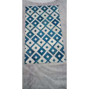 พรมหนังแท้คุณภาพพรีเมียม งานแฮนด์เมด ดีไซน์แบบแพทช์เวิร์ค ขนสัตว์อยู่บนพื้นผิว ทนทาน ขายดี พร้อมตัวเลือกปรับแต่งสำหรับตกแต่งบ้าน - Product Image 1