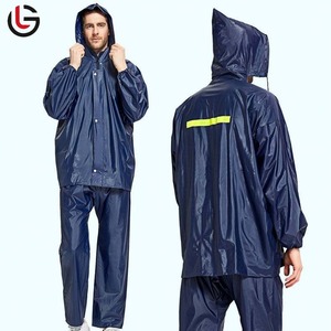 Trajes de lluvia informales transpirables y duraderos con un innovador sistema de ventilación y materiales resistentes al desgaste para una máxima comodidad - Product Image 1