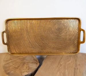 Plateau de service élégant en aluminium avec des formes uniques adaptées aux maisons traditionnelles, fêtes élégantes et célébrations de vacances - Product Image 1