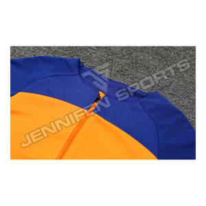 Alta calidad 100% tela de poliéster hombres Club equipo fútbol entrenamiento traje con capucha + pantalón conjunto sublimación impresa ropa deportiva - Product Image 3