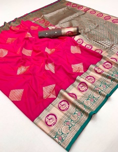 ชุดส่าหรีผ้าไหม Banarasi ดีไซน์เนอร์ที่สวยงามพร้อมด้วยเสื้อไหมนุ่มสวยงามสำหรับงานแต่งงานและงานปาร์ตี้ - Product Image 2