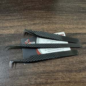 Pince à cils noire mate, beauté, extension de cils, pointe lisse, acier inoxydable, précision, 11 cm, impression de logo personnalisée, service OEM - Product Image 4