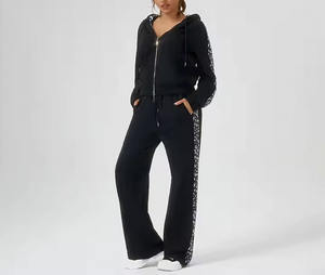 Logotipo personalizado de alta calidad de diamantes de imitación trajes de las mujeres de color a juego con capucha de dos piezas conjunto de alta calidad sudaderas con capucha de las mujeres - Product Image 2