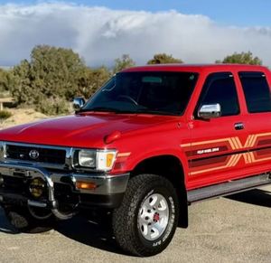 HILUX SSR LN107 de 1992, DOBLE CABINA, 4x4, USADA EN BUEN ESTADO, 100% REVISADA, DIÉSEL, CON TRANSMISIÓN MANUAL DE 5 VELOCIDADES - Product Image 4