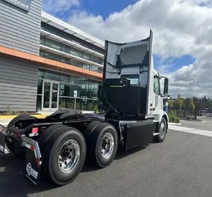 Camiones Usados/Nuevos en Subasta a Precios Increíbles: Volvo VNR64T300 2025 de 455HP en Venta - Product Image 6