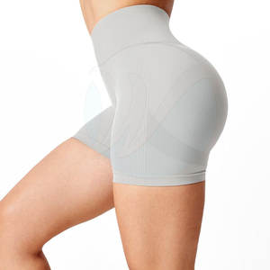 Shorts décontractés taille haute respirants et à séchage rapide pour femmes, design couleur unie personnalisable, tissu polyester de haute qualité, vente directe - Product Image 3