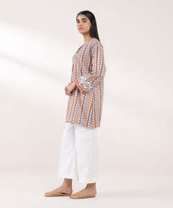 Ropa informal de secado rápido Kurtis de diseño personalizado para mujer con estampado de tendencias última colección de ropa india y pakistaní - Product Image 3