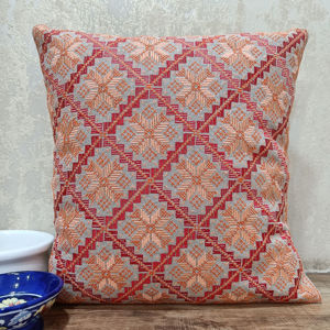 ปลอกหมอนอิงผ้าฝ้ายแท้ 100% ลายปักแจ็คการ์ดสีชมพูแบบดั้งเดิม ดีไซน์เรียบหรู ใช้ได้ทั้งด้านหน้าและด้านหลัง เหมาะสำหรับใช้ในบ้าน รุ่นแชมเรย์ - Product Image 1