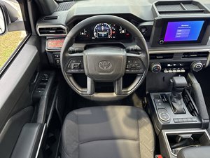 Toyota Tacoma 2WD SR5 d'occasion propre 2025 - Product Image 5