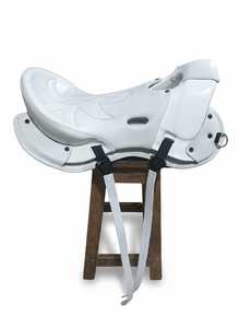 Nueva Silla de Montar Inglesa para Resistencia Ecuestre con Atractivas Correas de PVC y Armazón de Fibra de Cuero Sintético - Product Image 5