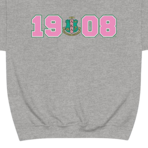 Sudadera con cuello redondo AKA 1908 Year Crest, gris jaspeado con letras griegas estilo chenilla en rosa y verde, estilo pullover para hermandad. - Product Image 5
