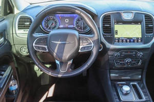 Chrysler 300 2021 en Perfectas Condiciones - Product Image 2