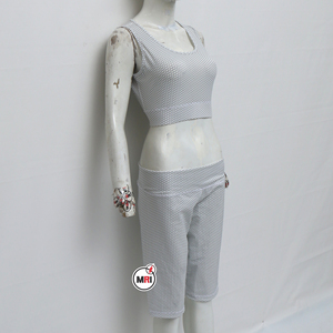 Venta al por mayor Ropa de mujer Traje sin costuras Sujetador deportivo y corto Gimnasio Fitness Yoga Sin mangas Conjunto de señoras Top corto Sujetadores deportivos para mujer - Product Image 3