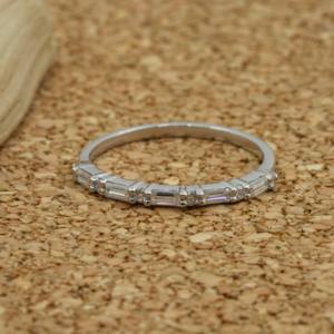 Brillante fascinante laboratorio crecido anillo de diamante 10K oro Baguette corte VVS2 IGI certificado Premium joyería regalo de boda mujeres - Product Image 1