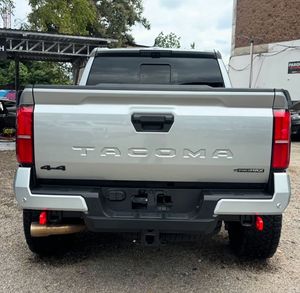 Toyota Tacoma i-FORCE MAX Tacoma TRD Pro 4WD 2025 en Alta Demanda - Product Image 3