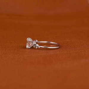 Anillo lujoso certificado IGI de diamante cultivado en laboratorio de corte chapado en oro macizo de 14KT para mujer, propuesta de diseño Floral a la moda, estilo romántico - Product Image 3
