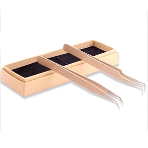 Pinzas de pestañas de acero puro ligeras personalizables Embalaje de cartón diseñado para una funcionalidad óptima - Product Image 2