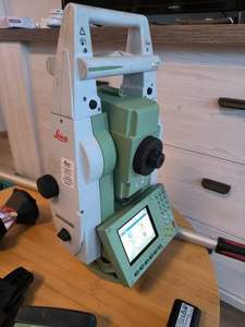 Leica Total Station TS 12 Robotic R 1000 disponible à la vente en bon état - Product Image 6