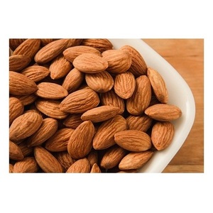 Collation saine de noyaux d'amandes décortiquées biologiques de qualité supérieure en vrac Style cru et séché - Product Image 3