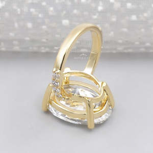 Anillo de Compromiso Clásico con Corte Ovalado Grande, Claridad EF/VS, Certificado por IGI, con Banda Pavé, Colección de Diamantes Cultivados en Laboratorio - Product Image 5