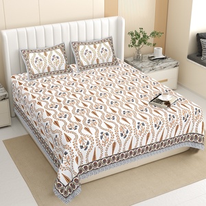 Parure de lit double en coton imprimé à la main motif botanique Royal Jaipuri, motifs animaux et feuilles, avec taies d'oreiller assorties, écologique - Product Image 1