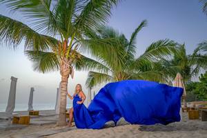 Dernière vente chaude longue robe de fiançailles fluide robe volante Santorini Photoshoot robe pour les femmes - Product Image 2