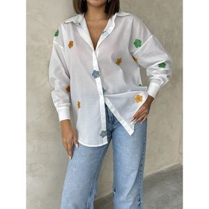 Blusa de Mujer TOPSHOW, Bordada, Estilo Broderie Anglaise, Mezcla de Algodón y Poliéster, Corte Holgado Informal, Diseño DESEN 2 - Product Image 4
