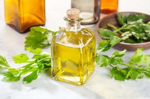 Aceite Esencial de Semilla de Perejil Grado 100% Puro Natural Destilado al Vapor para Aromaterapia Uso Cosmético OEM Etiqueta Privada Venta al por Mayor - Product Image 4