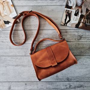 Vente en gros sac à bandoulière unisexe en cuir véritable simple bandoulière logo personnalisé fermeture éclair étanche haute qualité couleur personnalisée - Product Image 1